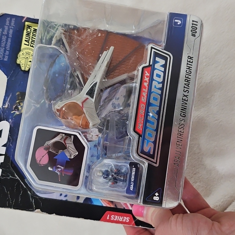 Star Wars Micro Galaxy Squadron Asajj Ventress's Ginivex Starfighter Toy - Picture 8 of 9